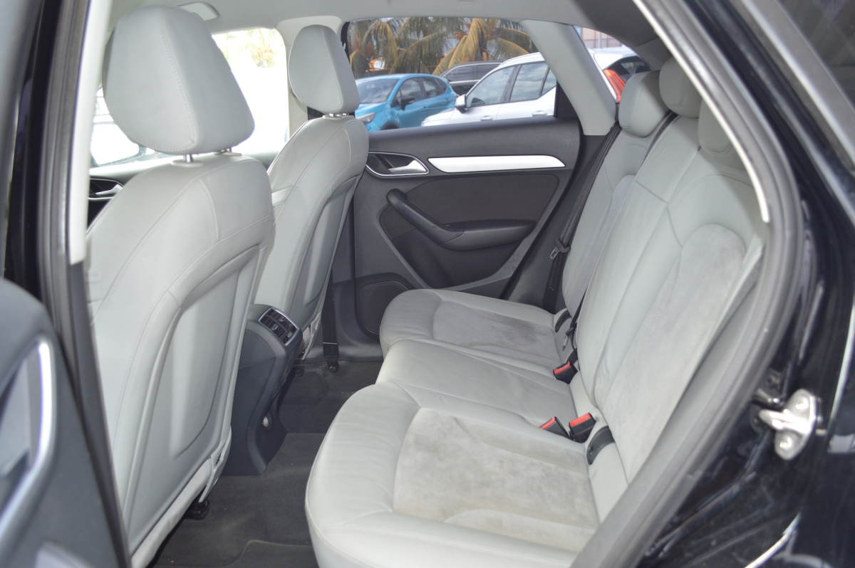 Audi Q3 — 12