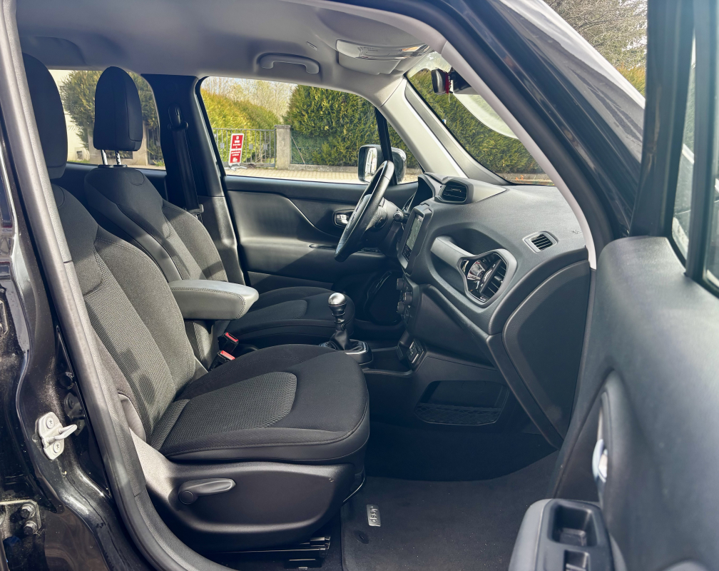 Jeep Renegade — 16