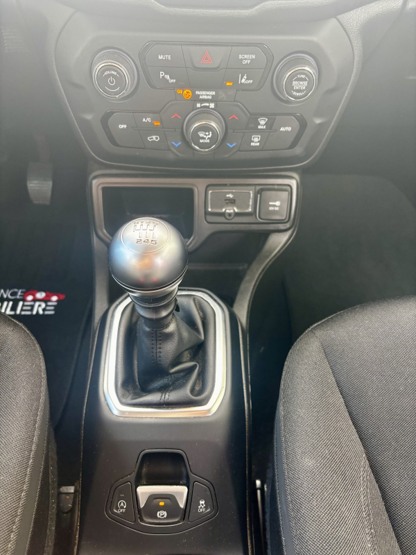 Jeep Renegade — 24
