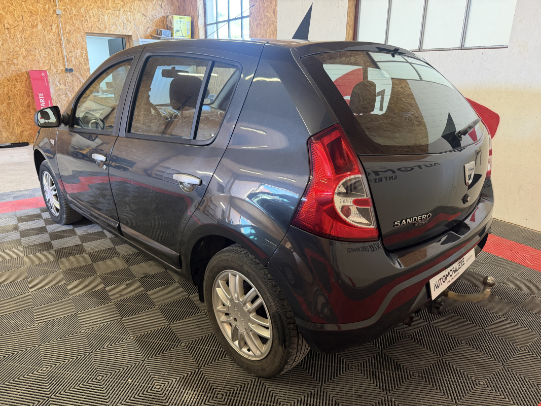 Dacia Sandero — 3