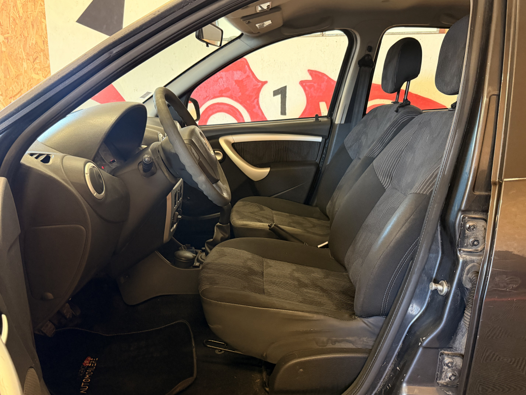 Dacia Sandero — 8