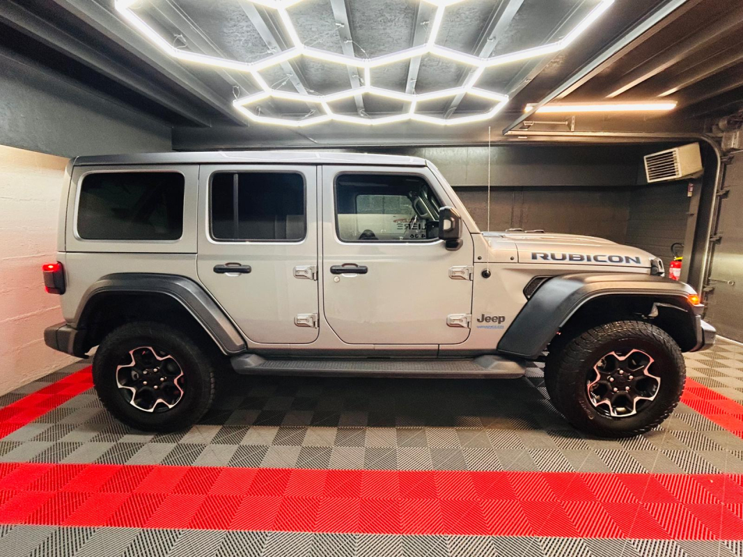 Jeep Wrangler Unlimited — 4