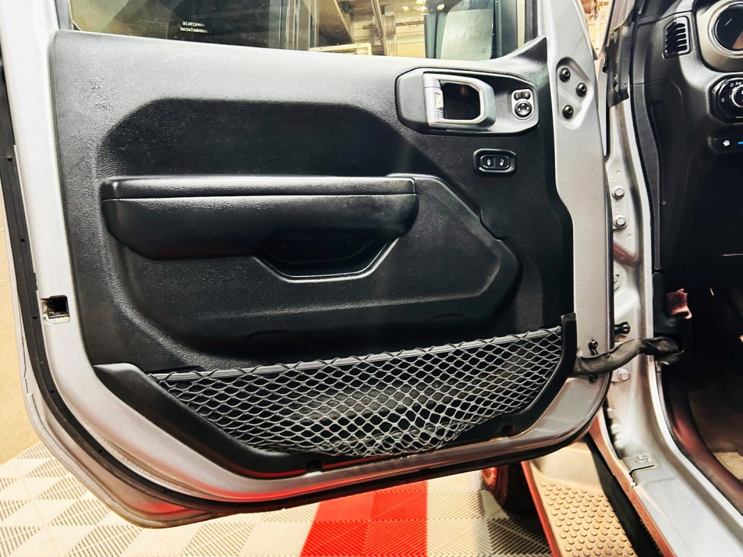 Jeep Wrangler Unlimited — 17