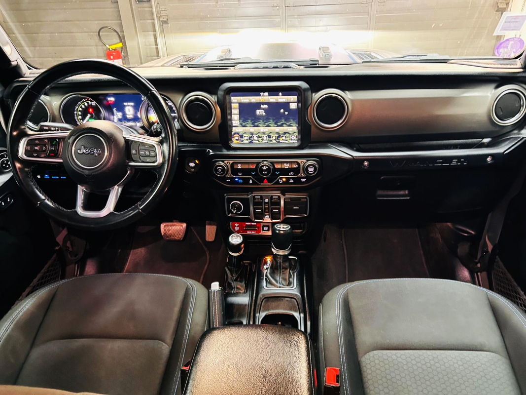 Jeep Wrangler Unlimited — 12