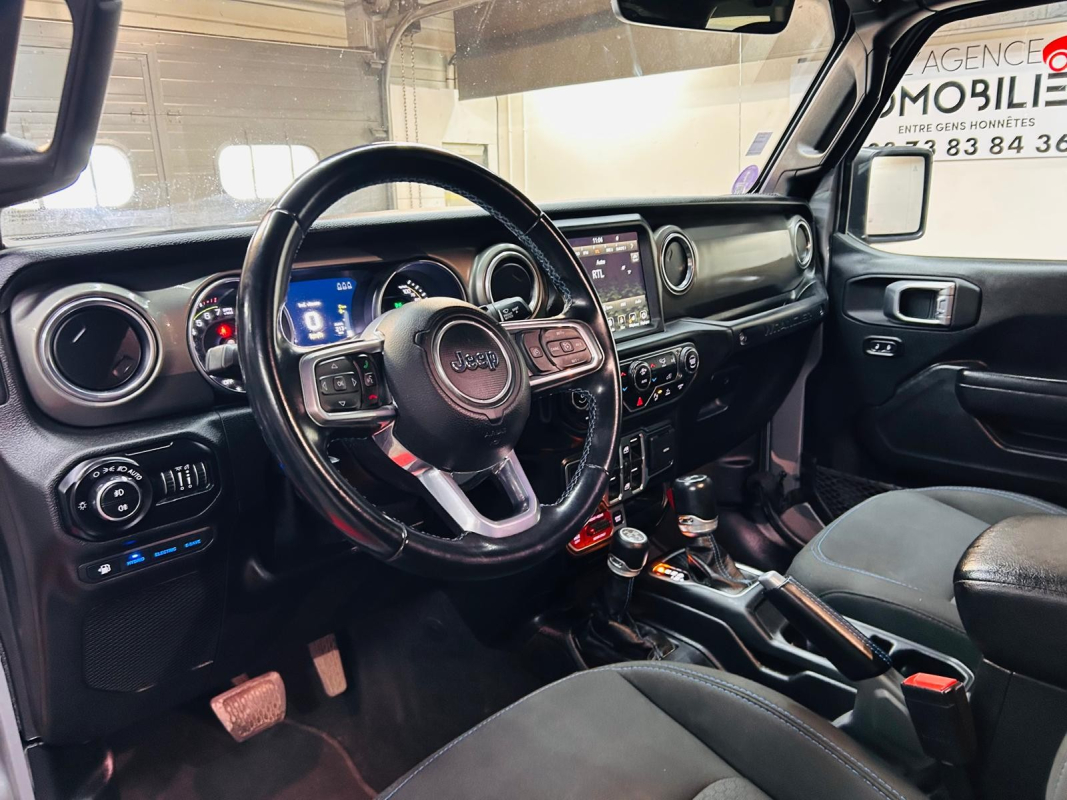 Jeep Wrangler Unlimited — 13
