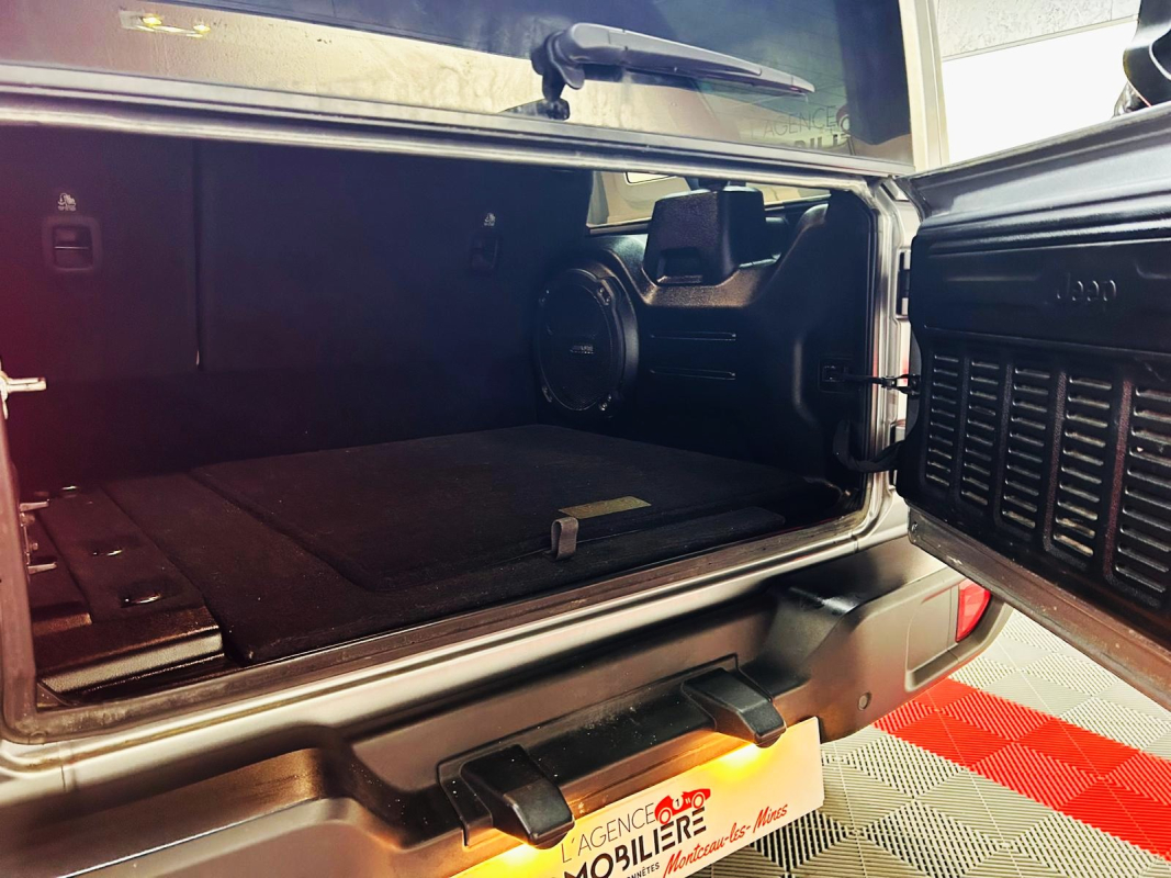Jeep Wrangler Unlimited — 20