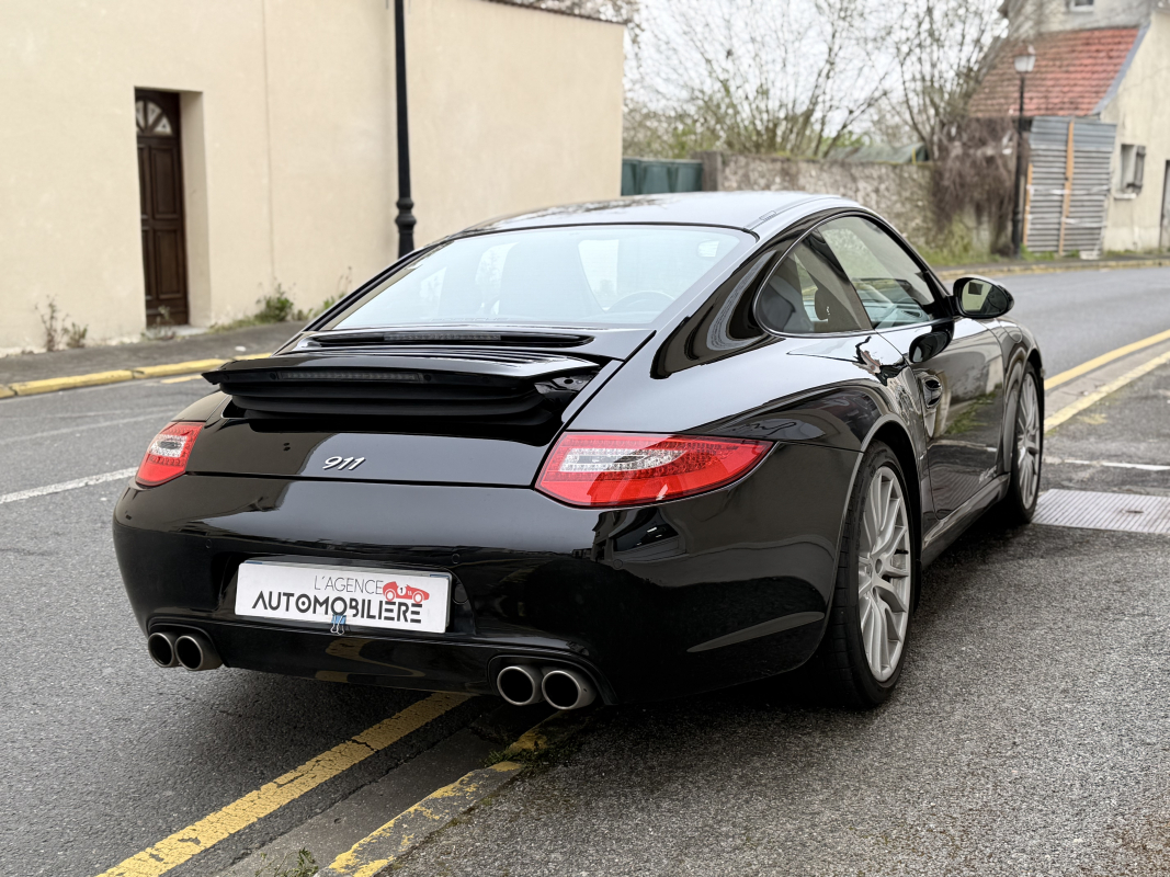 Porsche 911 — 4