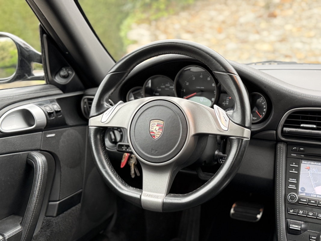 Porsche 911 — 16