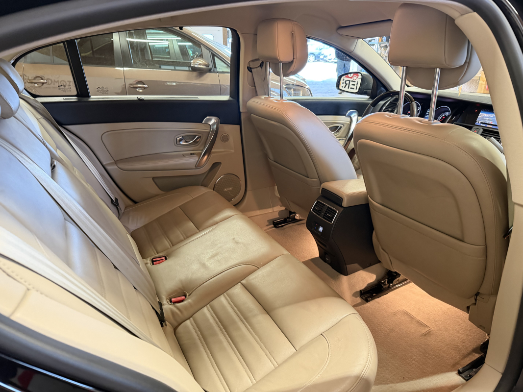 Renault Latitude — 18