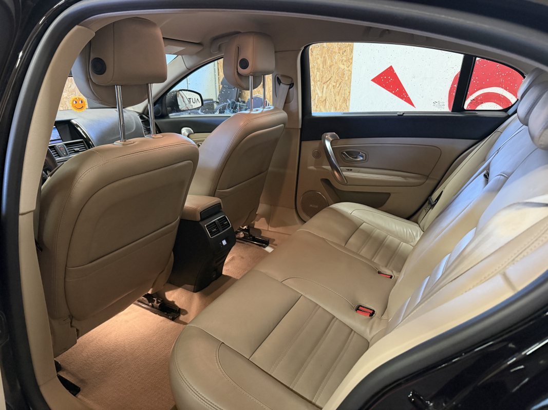 Renault Latitude — 16