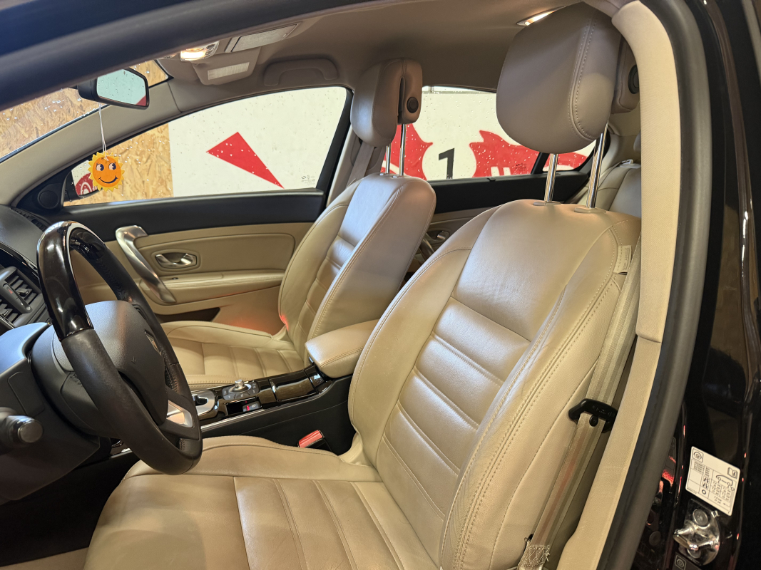 Renault Latitude — 9