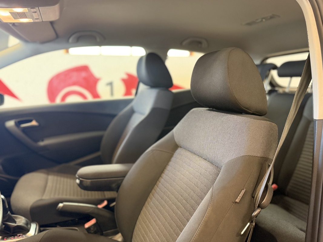 Volkswagen Polo — 9