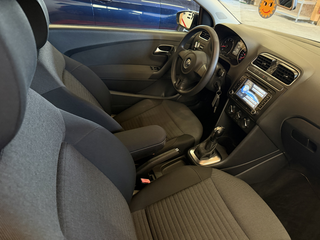 Volkswagen Polo — 13