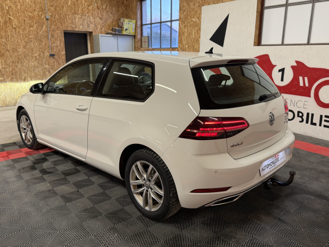 Volkswagen Golf — 3
