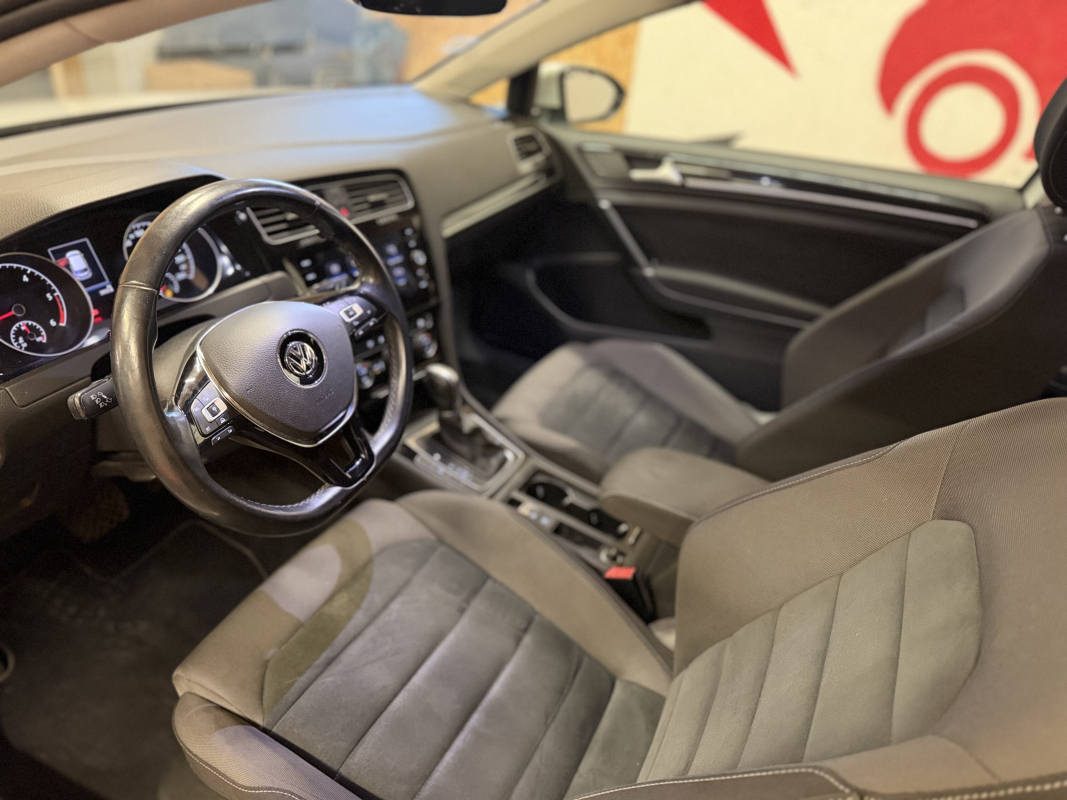 Volkswagen Golf — 9