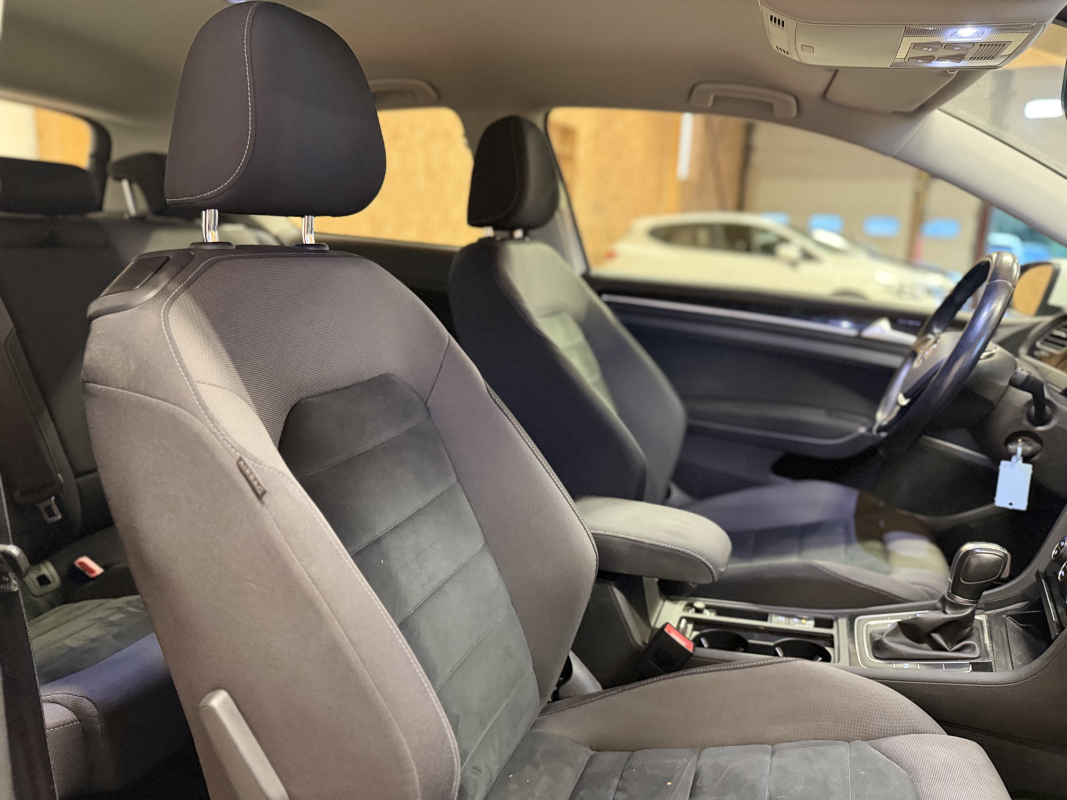 Volkswagen Golf — 12