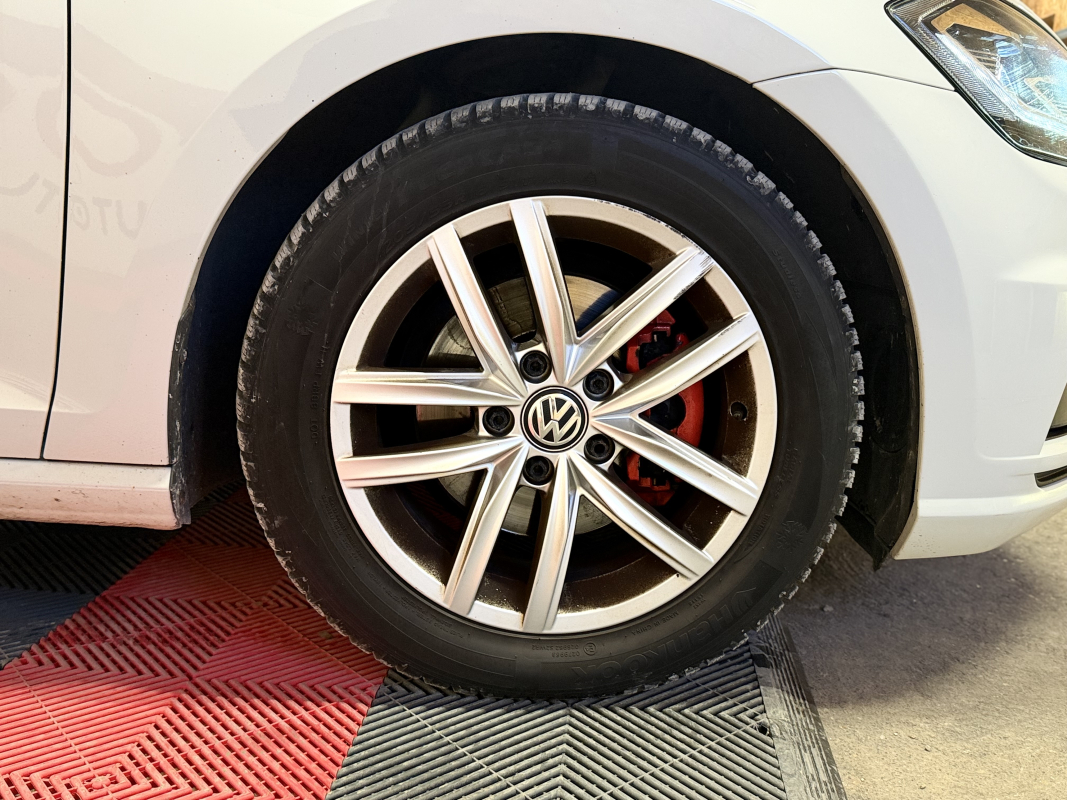 Volkswagen Golf — 20