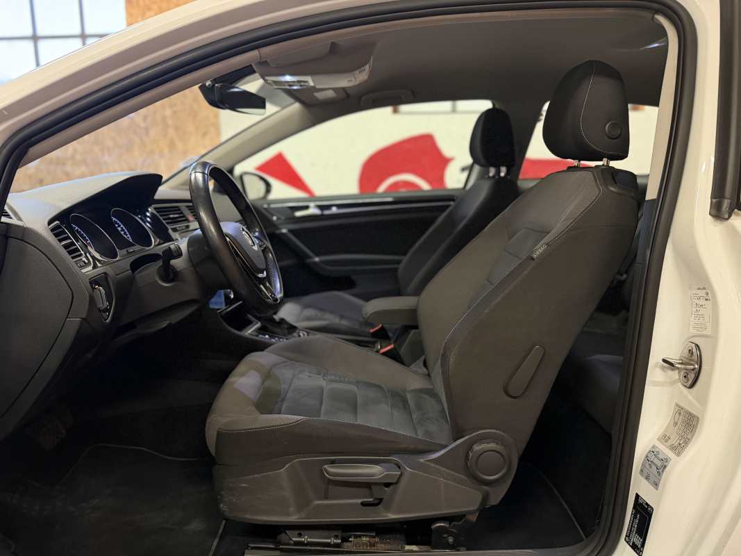 Volkswagen Golf — 8