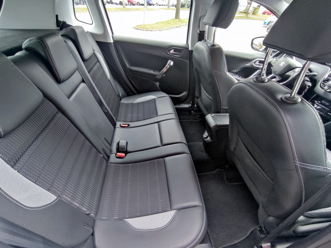 Peugeot 2008 — 16
