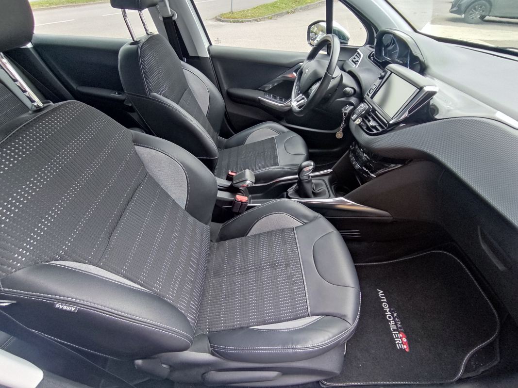 Peugeot 2008 — 13