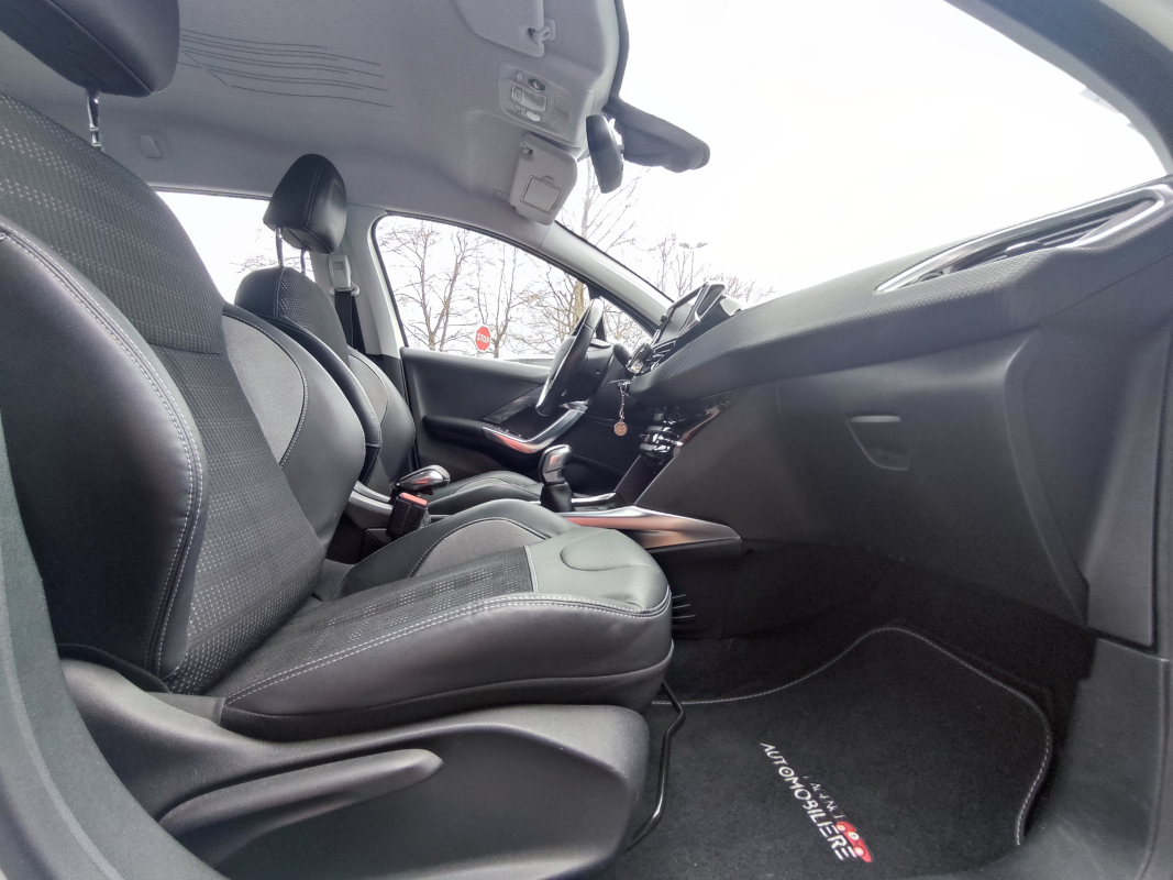 Peugeot 2008 — 25