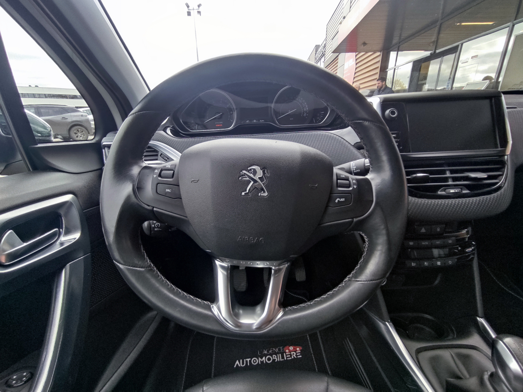 Peugeot 2008 — 28