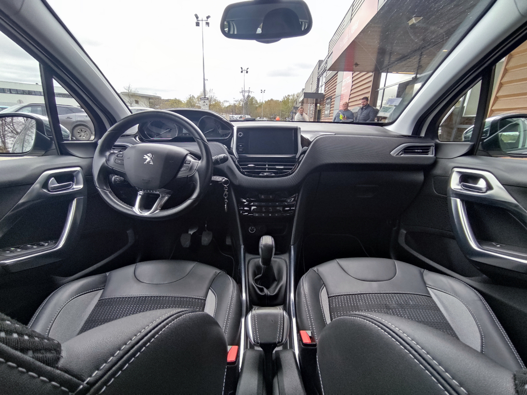 Peugeot 2008 — 27