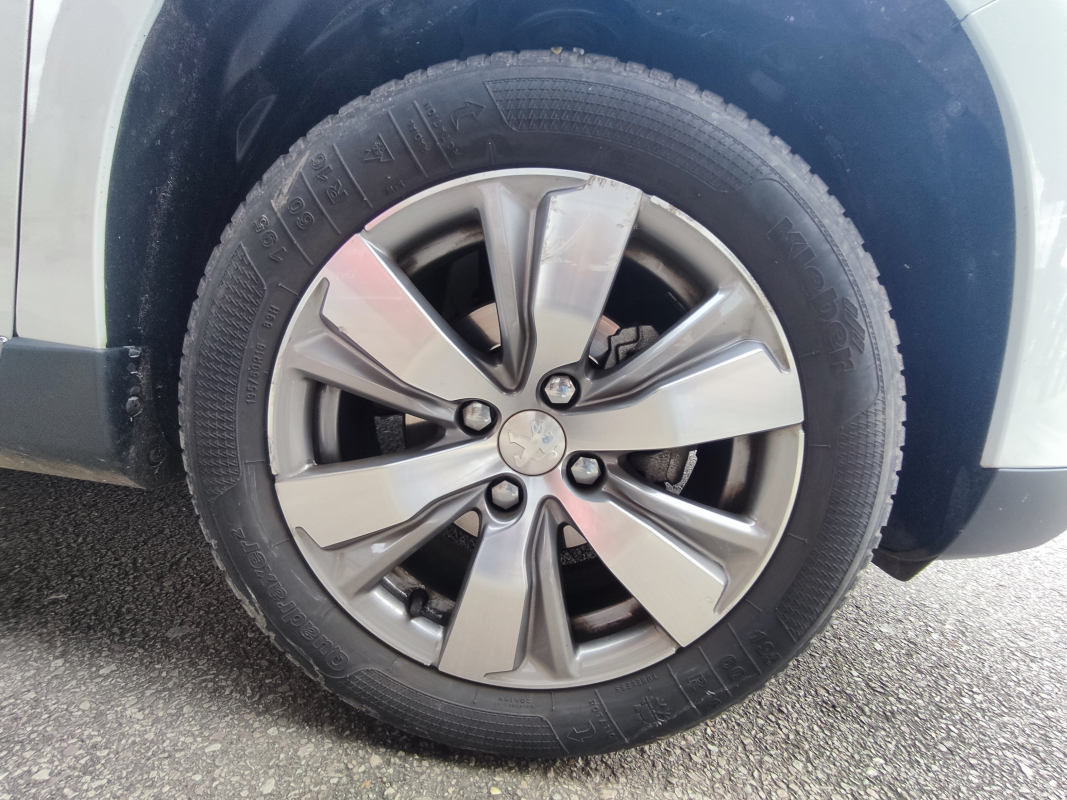 Peugeot 2008 — 32