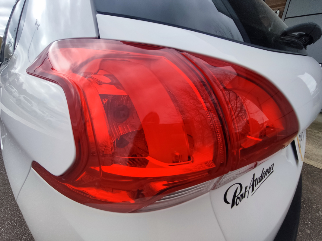 Peugeot 2008 — 38