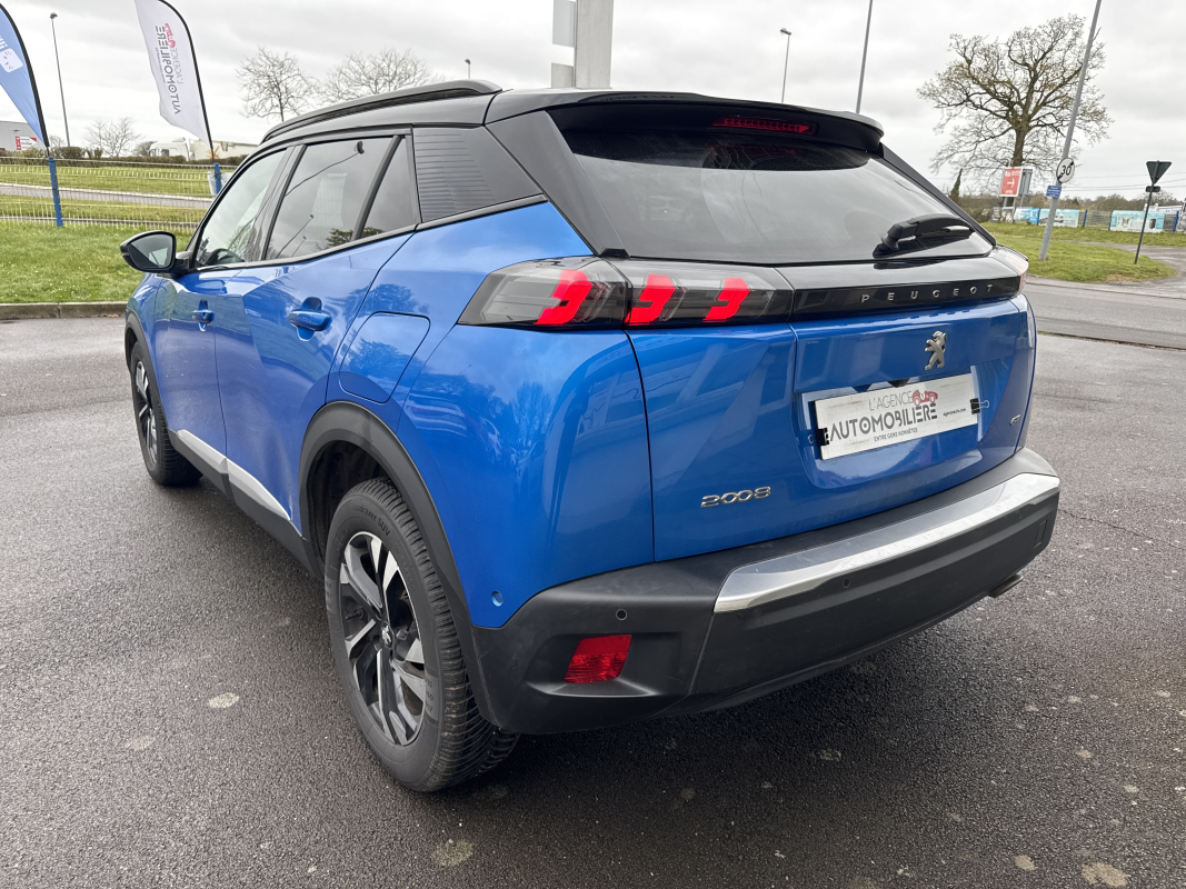 Peugeot 2008 — 8