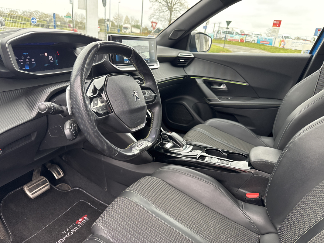 Peugeot 2008 — 11