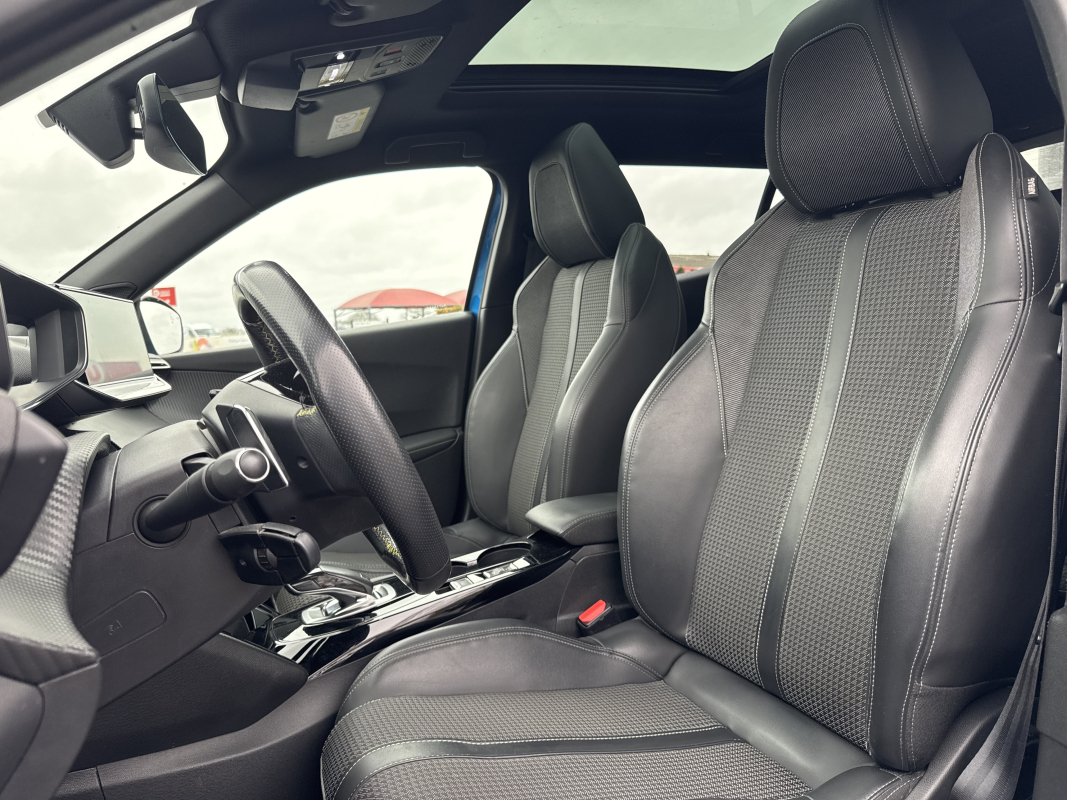 Peugeot 2008 — 12