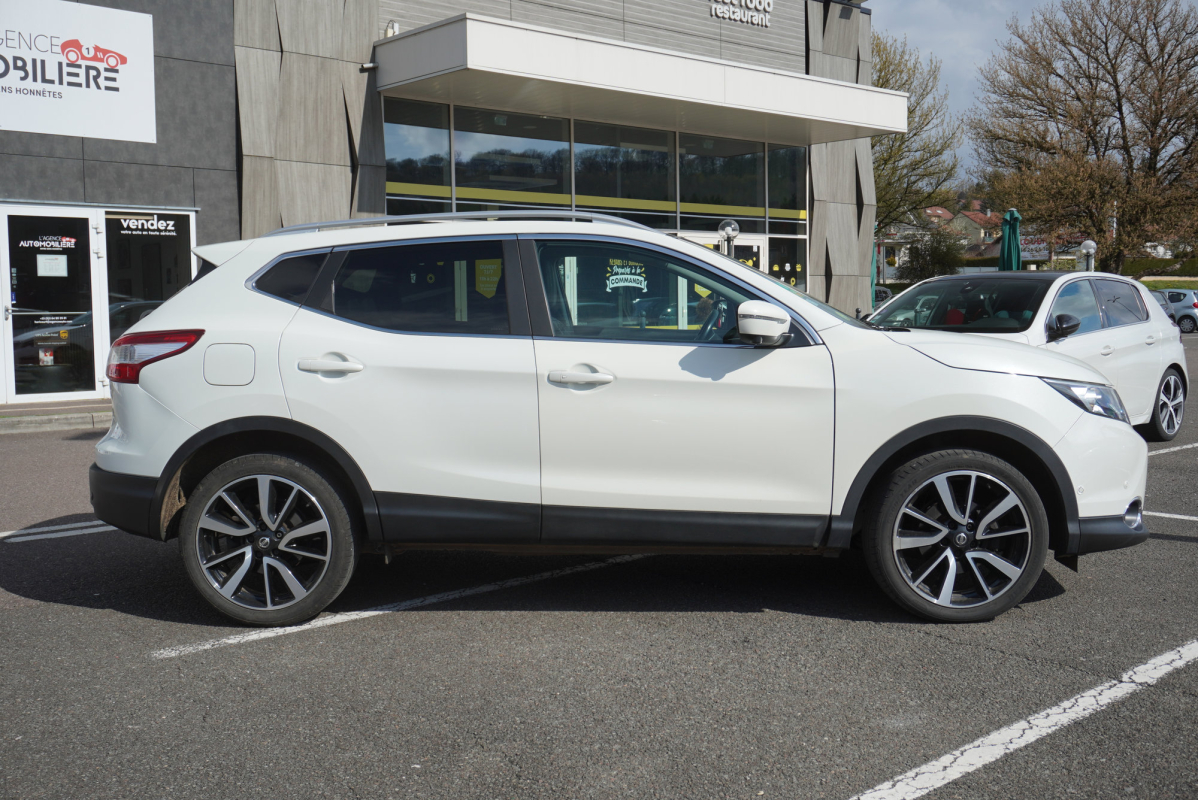 Nissan Qashqai — 4