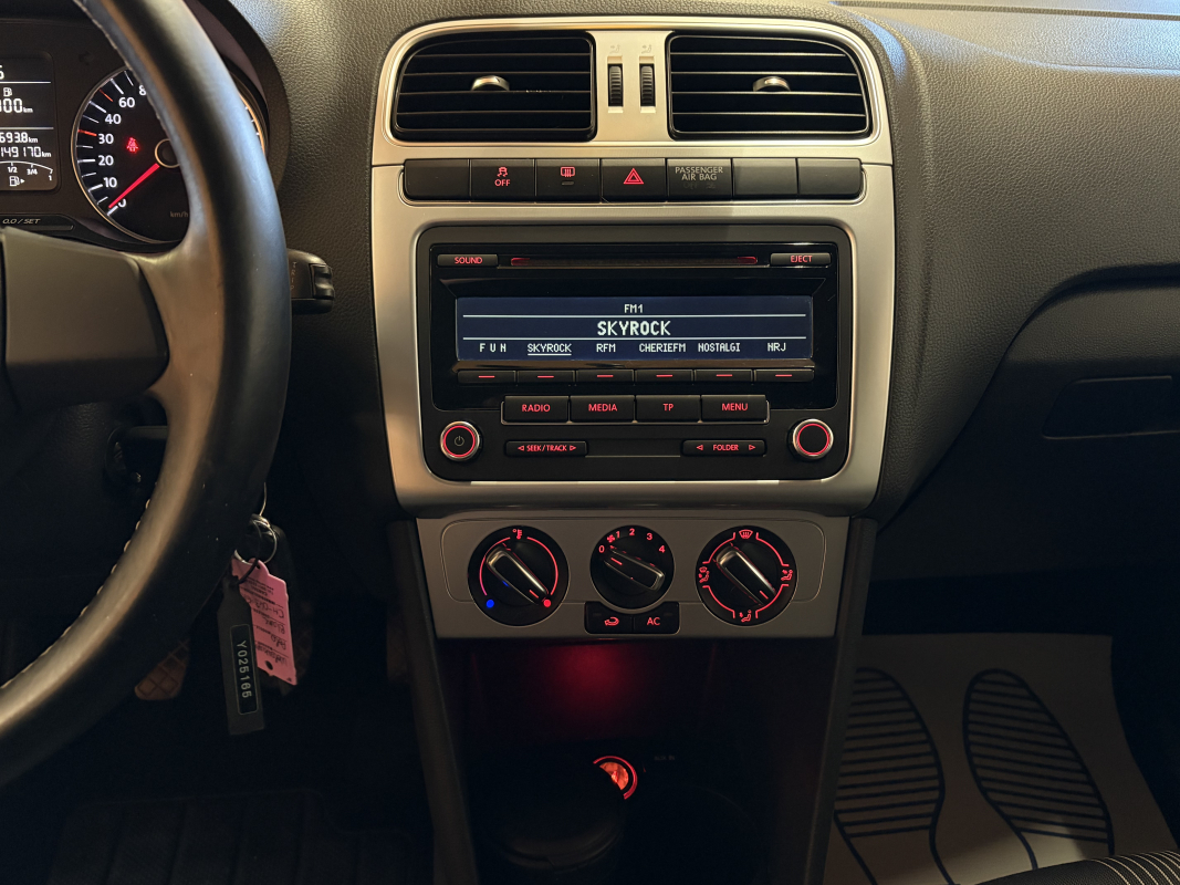 Volkswagen Polo — 11