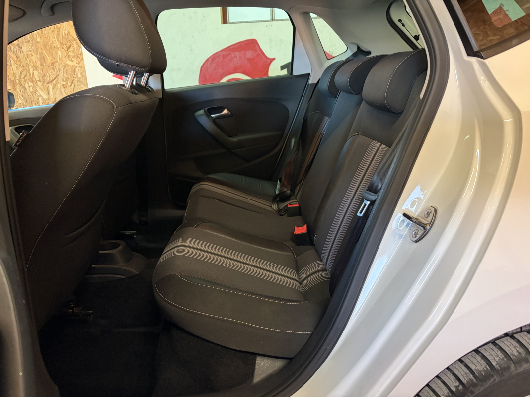 Volkswagen Polo — 14