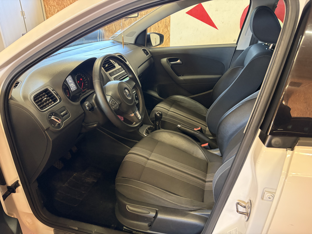 Volkswagen Polo — 13