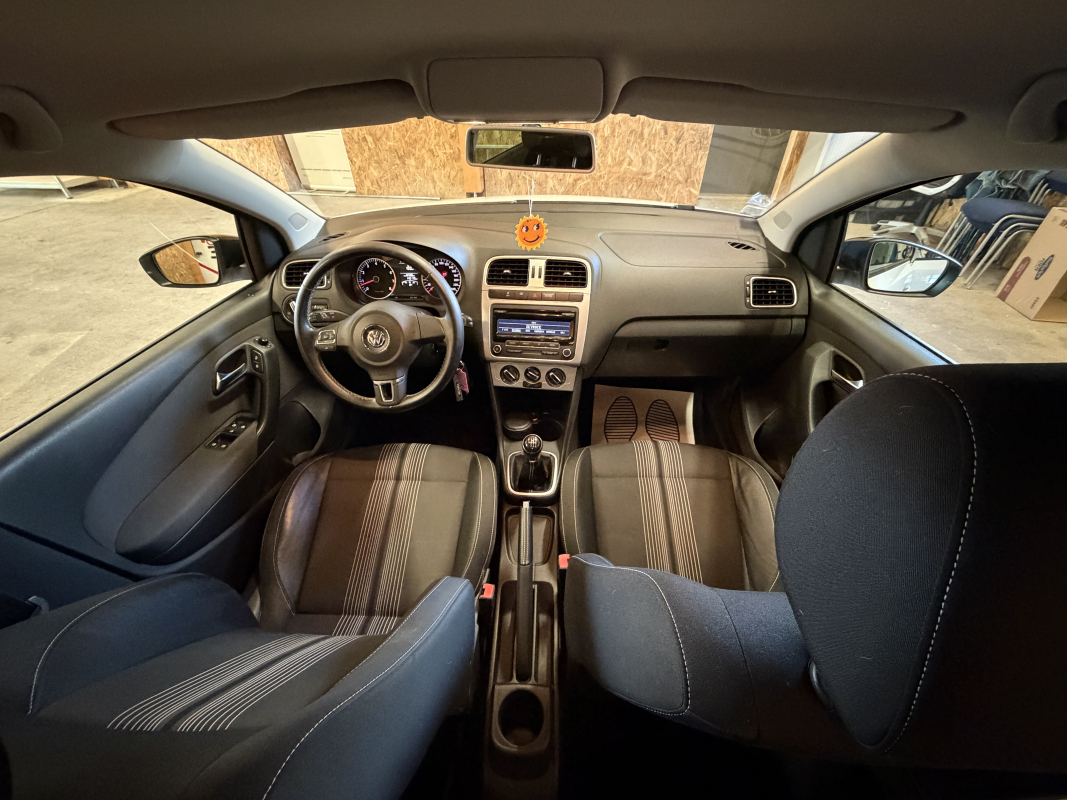 Volkswagen Polo — 18