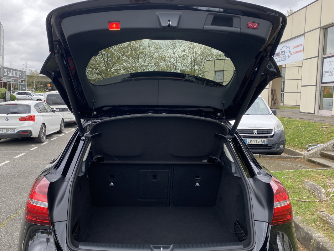 Mercedes GLA — 33