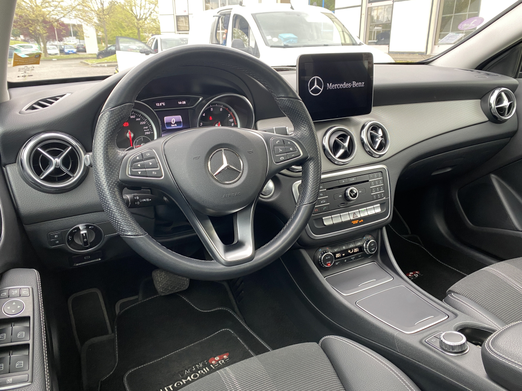 Mercedes GLA — 13