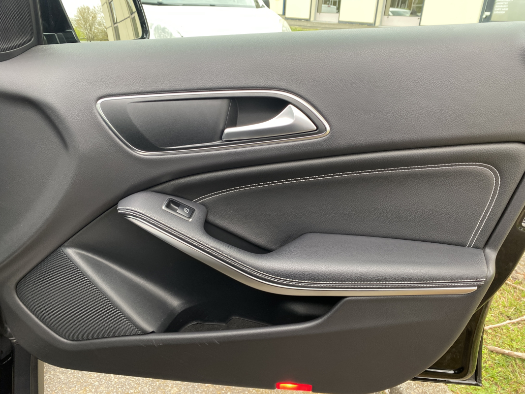 Mercedes GLA — 14