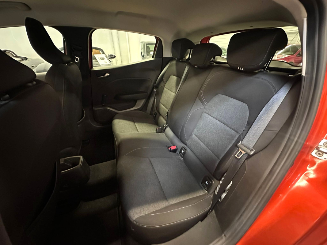 Renault Clio — 16