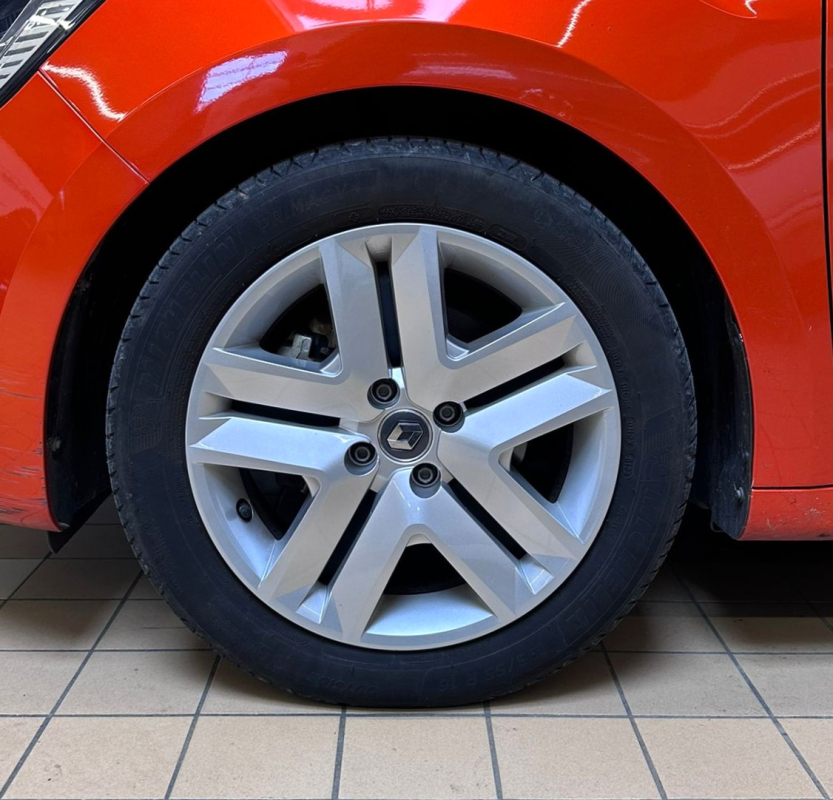 Renault Clio — 32