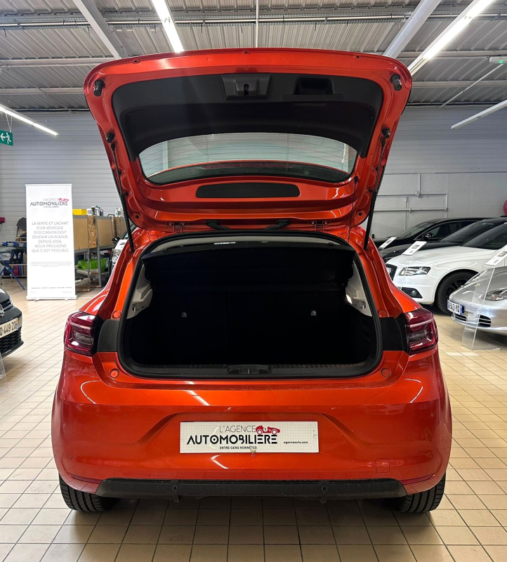 Renault Clio — 19