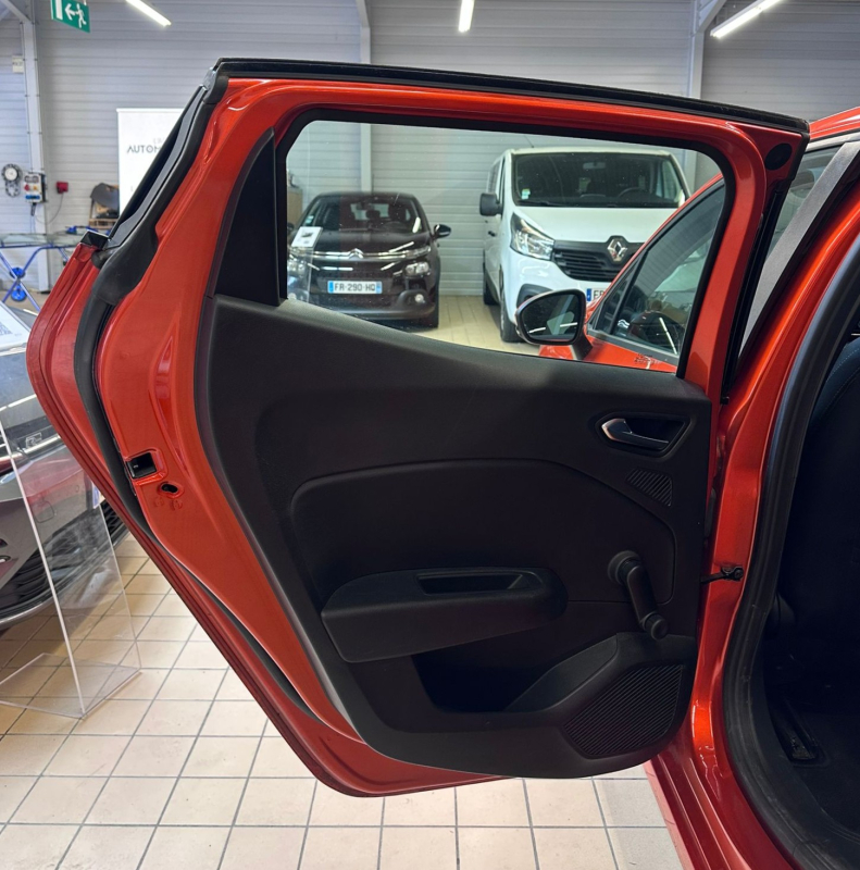 Renault Clio — 30