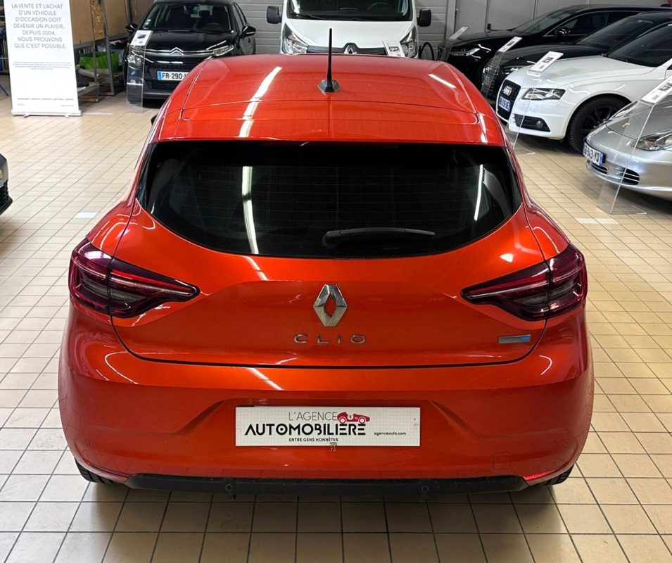 Renault Clio — 10