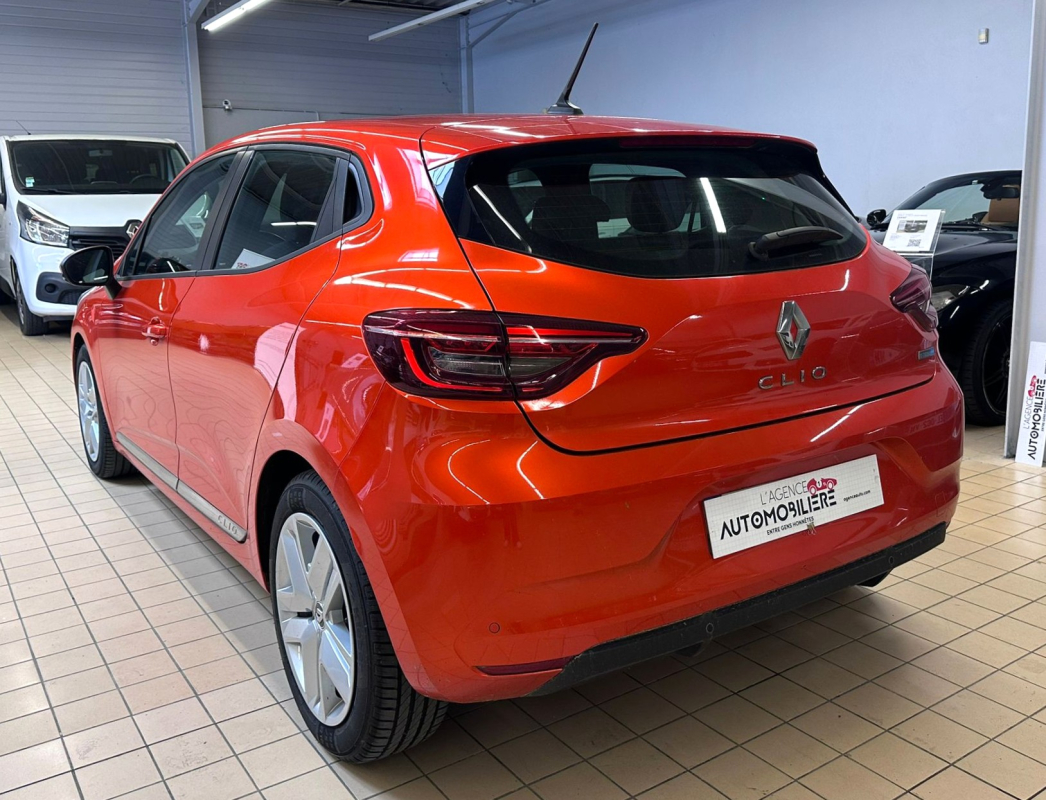 Renault Clio — 11