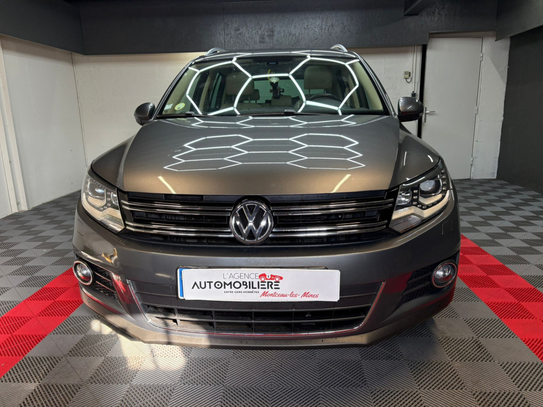 Volkswagen Tiguan — 2