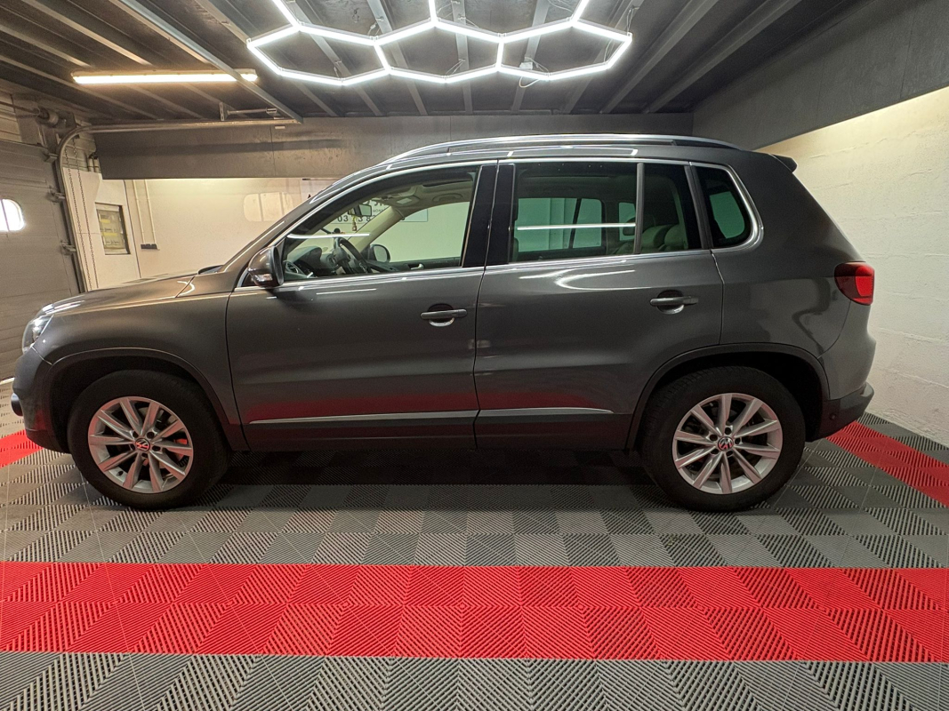 Volkswagen Tiguan — 8