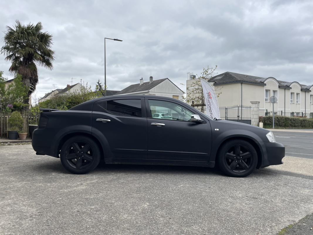 Dodge Avenger — 4