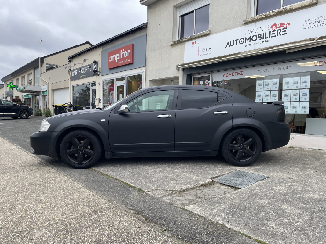 Dodge Avenger — 8
